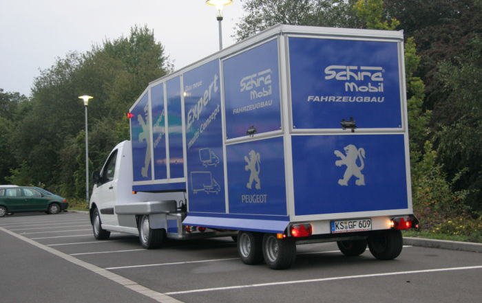 Peugeot Expert Minni-Sattelauflieger Promotionmobil und Kaffeemobil
