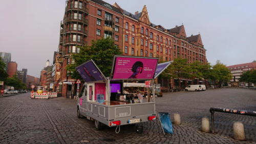 Wizz Air Promotion 2019 in Hamburg mit dem großen Kaffeemobil.